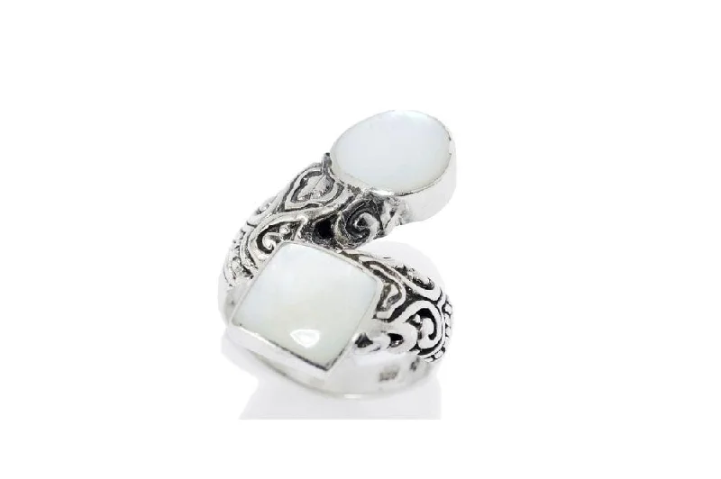 Oval gem rings-Taoyi Ring- Mother Of Pearl