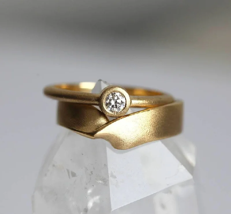 Mystic eye engagement rings-Yellow Gold Ring Set With Round Solitaire Diamond Ring