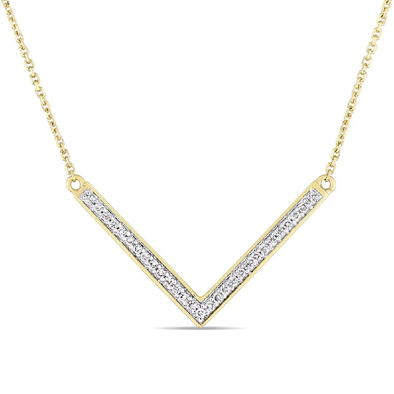 Haze glass necklaces-Miadora Signature Collection 14k Yellow Gold 1/7ct TDW Diamond V-Shaped Bar Necklace