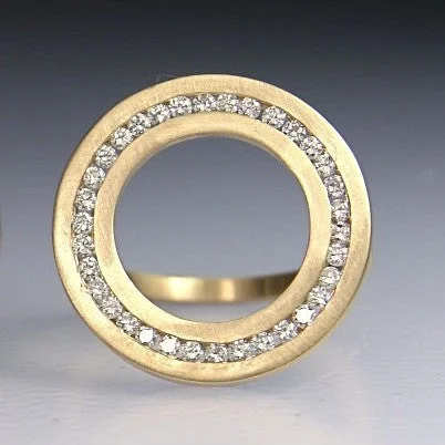 Rough texture rings-Circle Ring With Diamonds