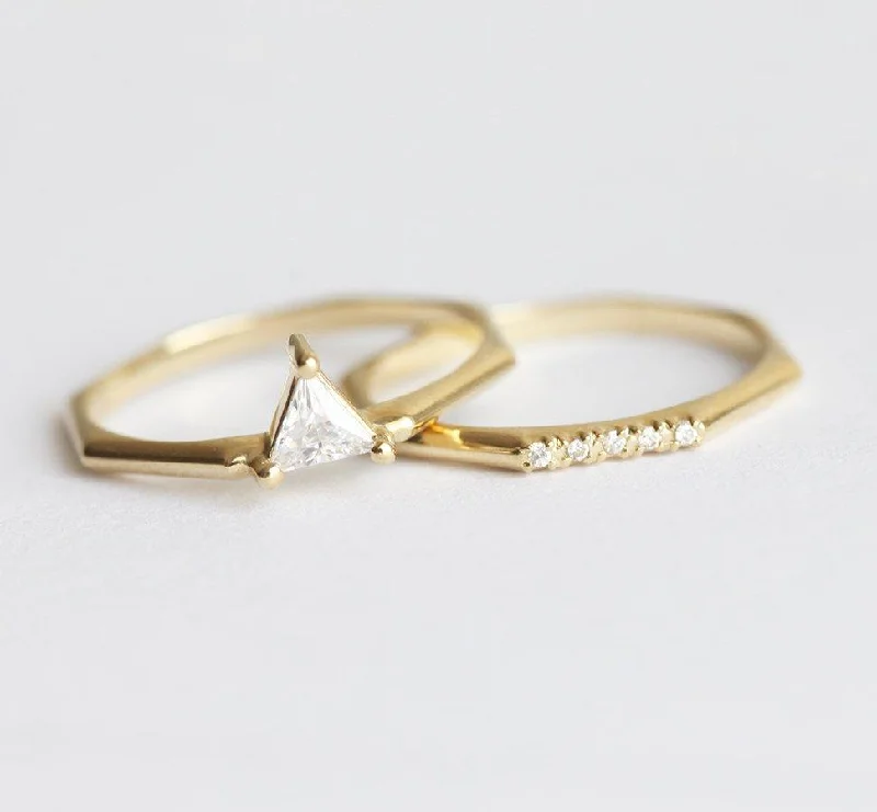 Chunky stone engagement rings-Modern Triangle Diamond Ring Set