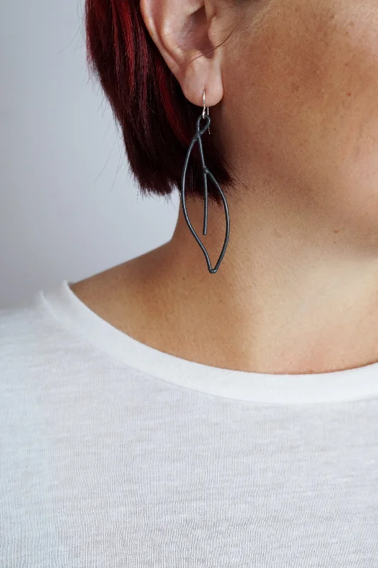 Dainty gem earrings-Verdoyante Earrings in black steel, silver, or bronze